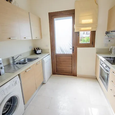 Rent Private 010 Βίλα *