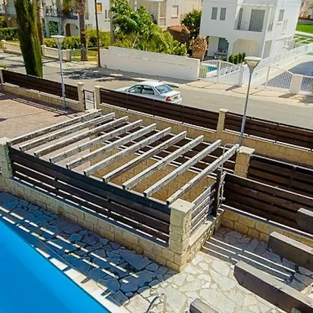 Rent Private 010 Βίλα *